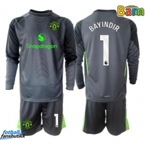 Manchester United Altay Bayindir #1 Keeper Bortedraktsett Barn 2025-26 Langermet (+ Korte bukser)